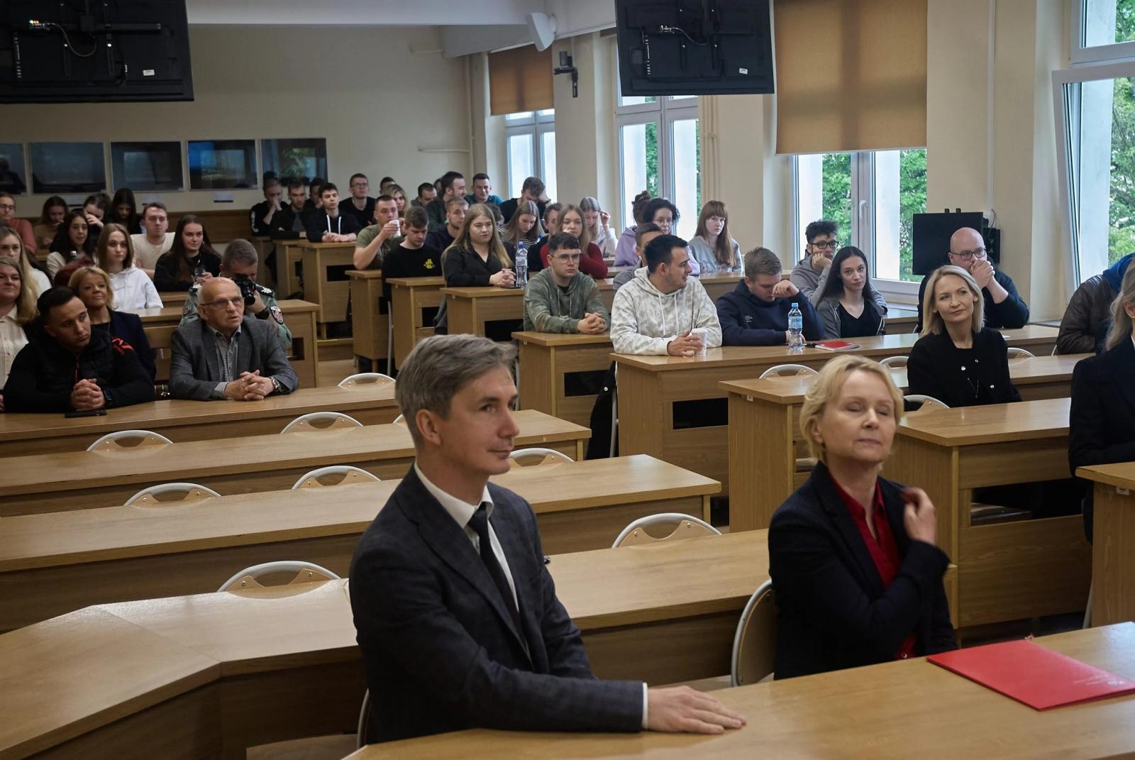 Zdjęcie w galerii na portalu naszraciborz.pl: Spotkanie z Krajową Administracją Skarbową w ANS wiadomości z regionu
