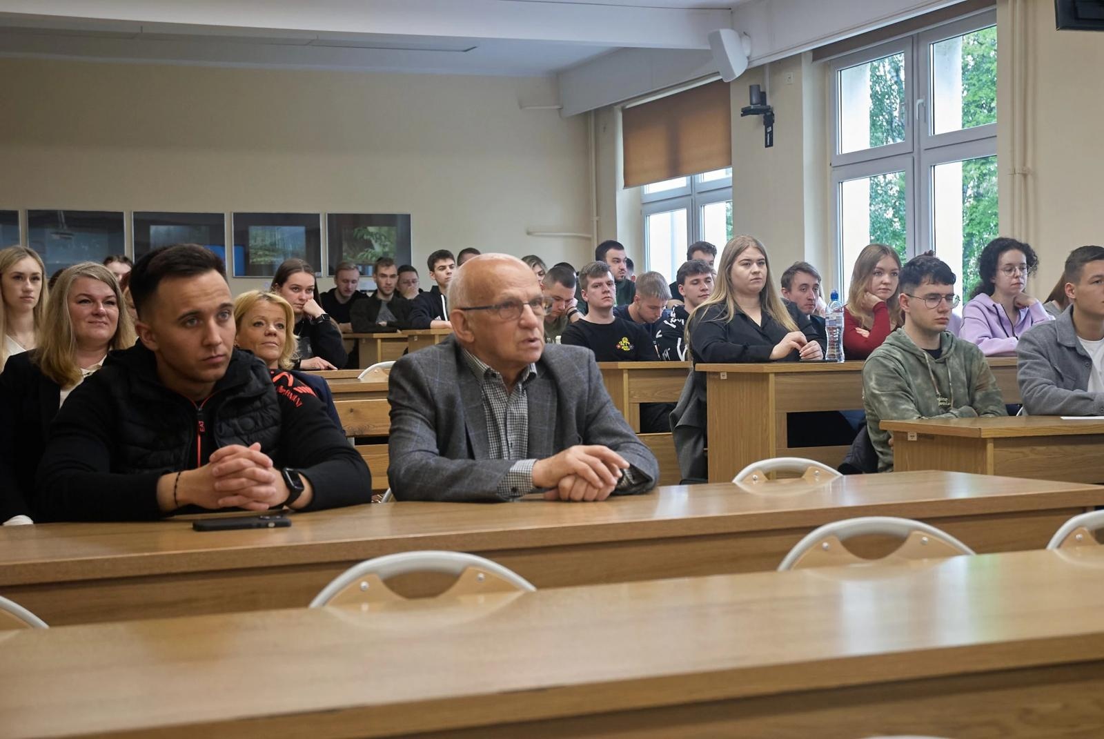 Zdjęcie w galerii na portalu naszraciborz.pl: Spotkanie z Krajową Administracją Skarbową w ANS wiadomości z regionu