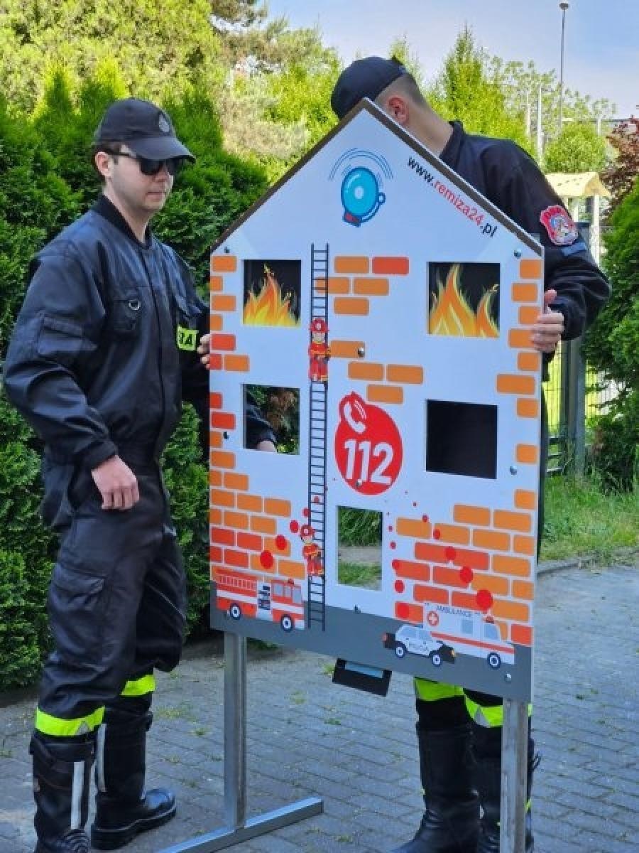 Zdjęcie w galerii na portalu naszraciborz.pl: Jednostki miejskie i strażacy odwiedzili przedszkola wiadomości z regionu