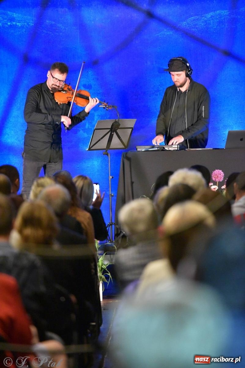 Zdjęcie w galerii na portalu naszraciborz.pl: SIDOR x S-AGE. Klasyka w elektronicznym brzmieniu w podziemiach wodociągów wiadomości z regionu