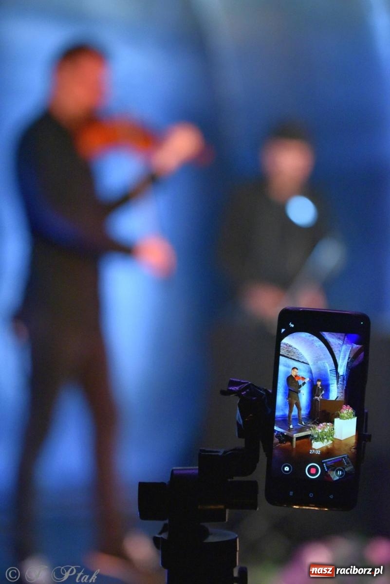 Zdjęcie w galerii na portalu naszraciborz.pl: SIDOR x S-AGE. Klasyka w elektronicznym brzmieniu w podziemiach wodociągów wiadomości z regionu