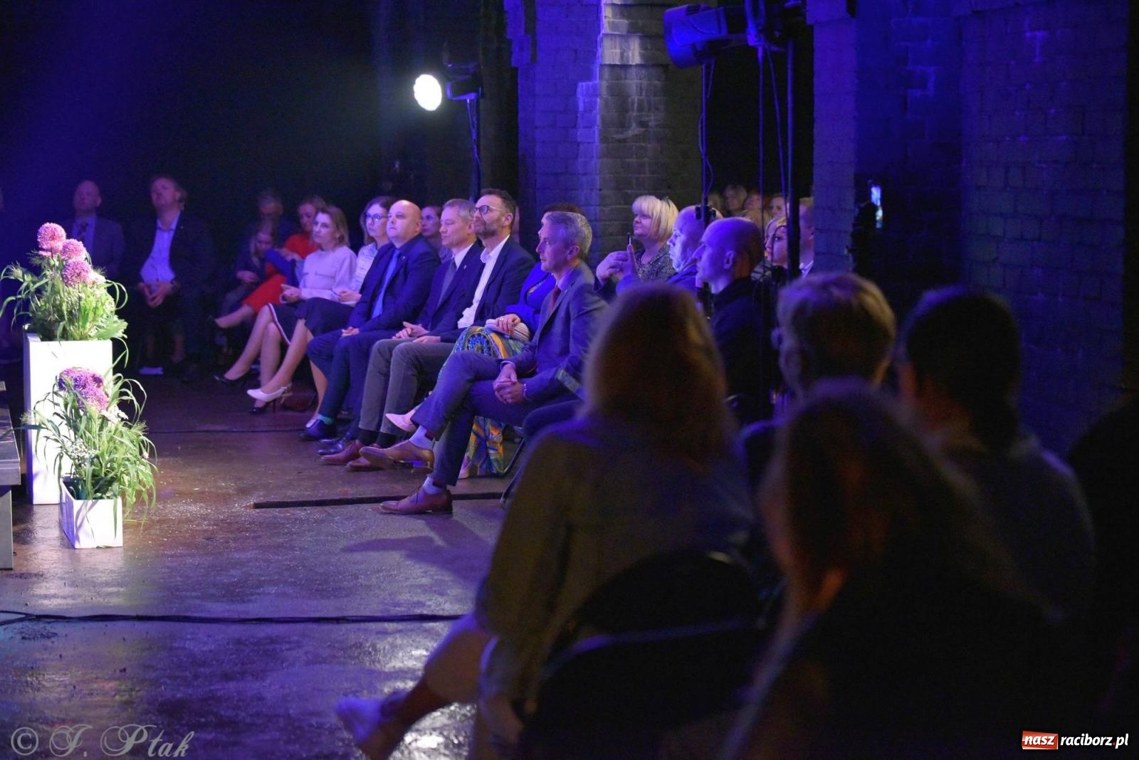 Zdjęcie w galerii na portalu naszraciborz.pl: SIDOR x S-AGE. Klasyka w elektronicznym brzmieniu w podziemiach wodociągów wiadomości z regionu