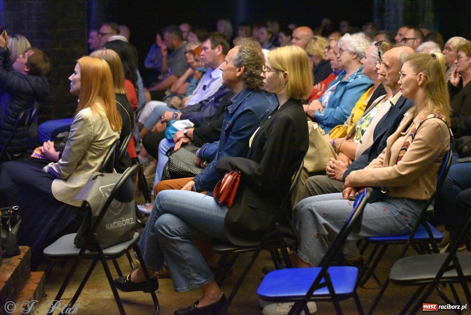Zdjęcie w galerii na portalu naszraciborz.pl: SIDOR x S-AGE. Klasyka w elektronicznym brzmieniu w podziemiach wodociągów wiadomości z regionu