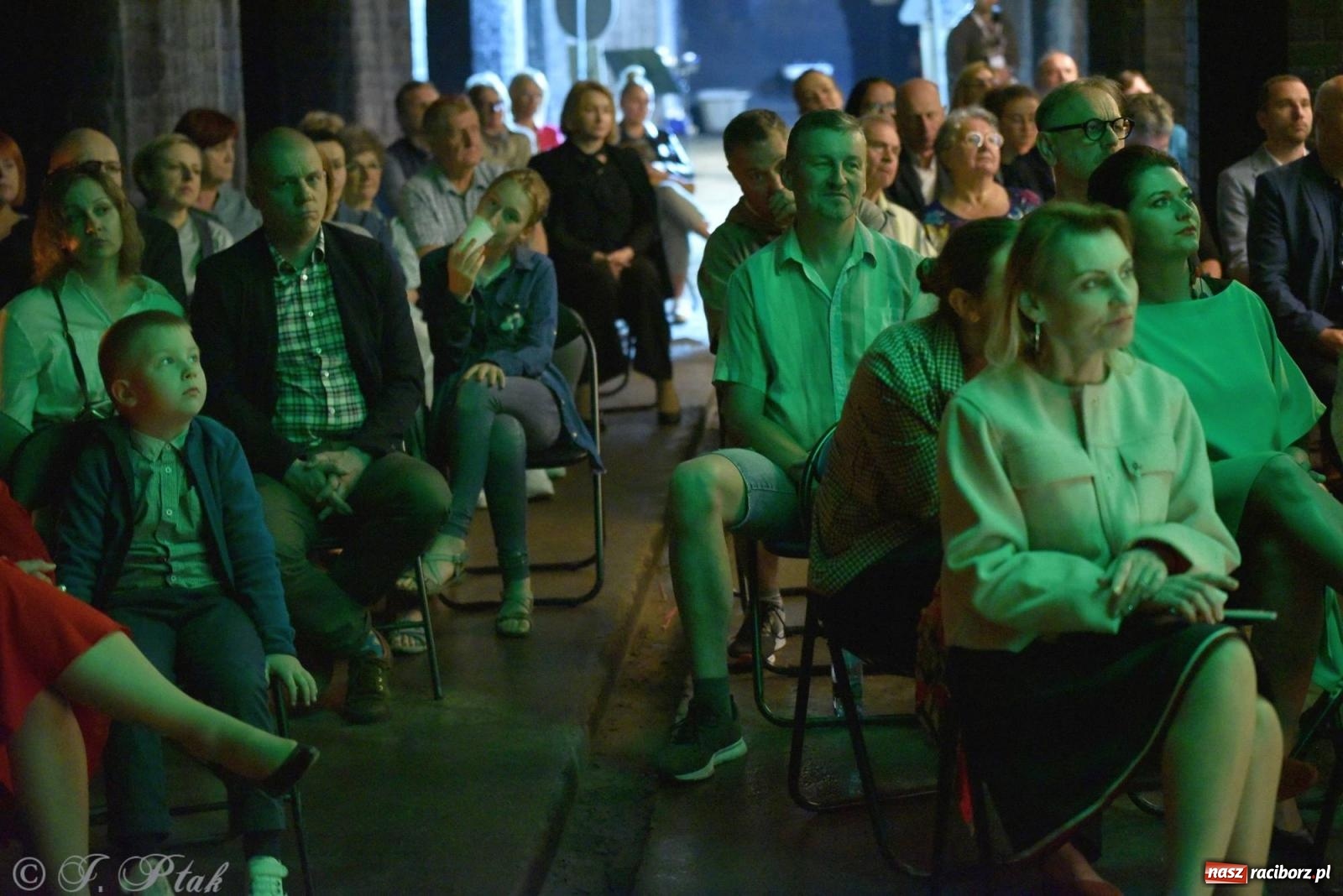 Zdjęcie w galerii na portalu naszraciborz.pl: SIDOR x S-AGE. Klasyka w elektronicznym brzmieniu w podziemiach wodociągów wiadomości z regionu