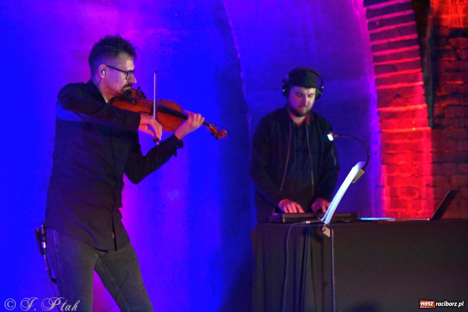 Zdjęcie w galerii na portalu naszraciborz.pl: SIDOR x S-AGE. Klasyka w elektronicznym brzmieniu w podziemiach wodociągów wiadomości z regionu