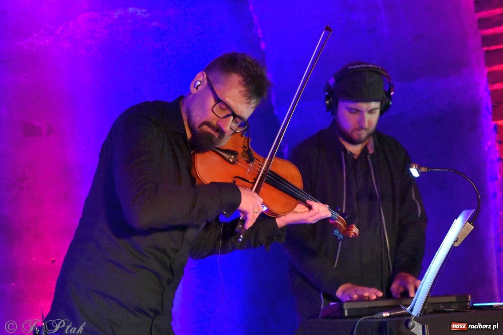 Zdjęcie w galerii na portalu naszraciborz.pl: SIDOR x S-AGE. Klasyka w elektronicznym brzmieniu w podziemiach wodociągów wiadomości z regionu