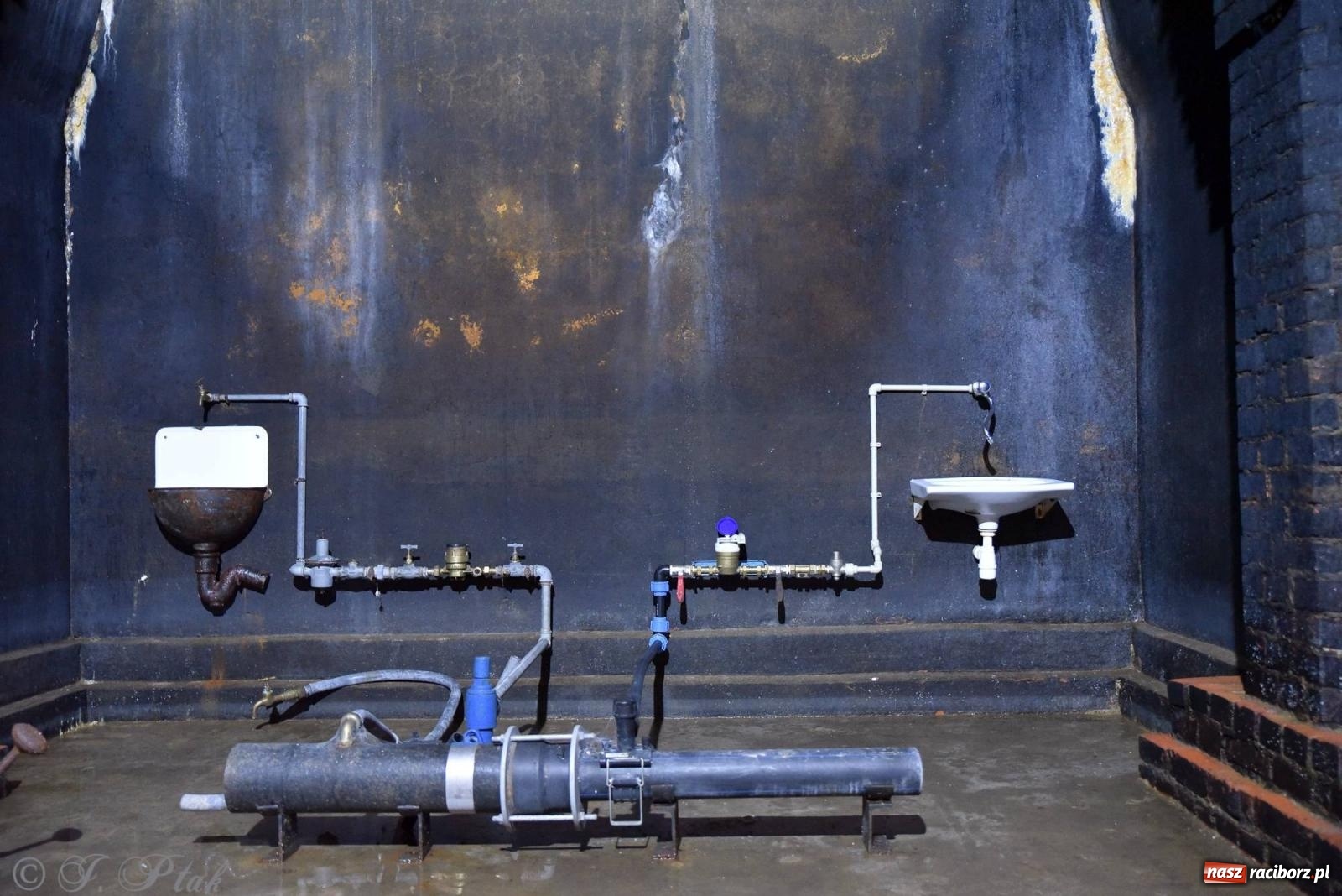 Zdjęcie w galerii na portalu naszraciborz.pl: SIDOR x S-AGE. Klasyka w elektronicznym brzmieniu w podziemiach wodociągów wiadomości z regionu