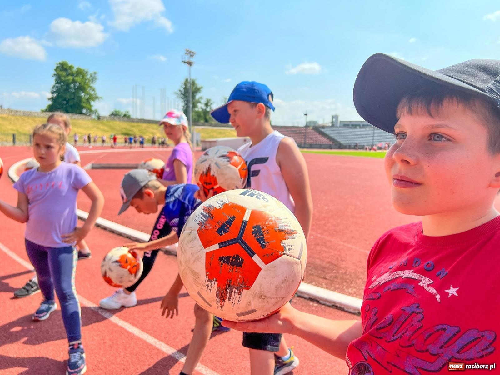 Zdjęcie w galerii na portalu naszraciborz.pl: Miasteczko Sportowe Młodych Mistrzów na Dni Raciborza wiadomości z regionu