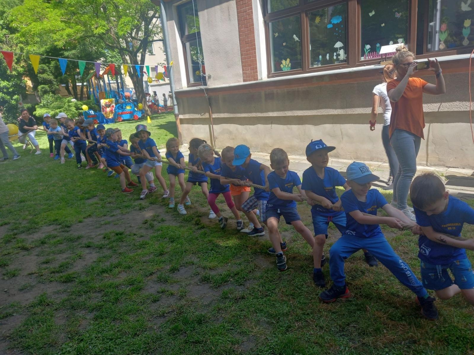 Zdjęcie w galerii na portalu naszraciborz.pl: Dzień Dziecka na Kochanowskiego wiadomości z regionu