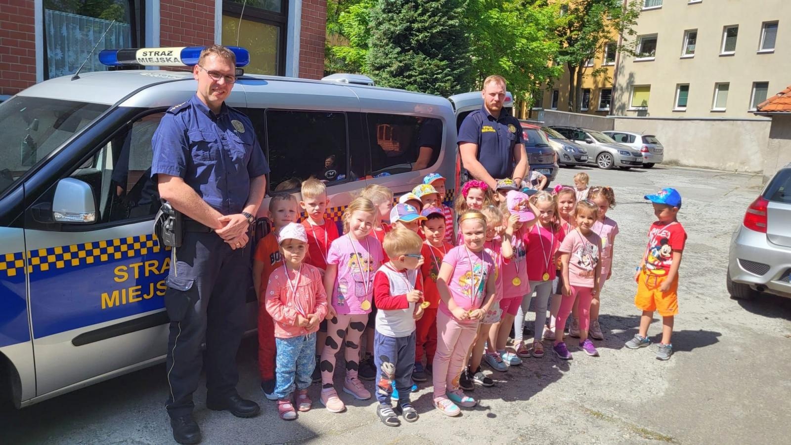 Zdjęcie w galerii na portalu naszraciborz.pl: Dzień Dziecka na Kochanowskiego wiadomości z regionu
