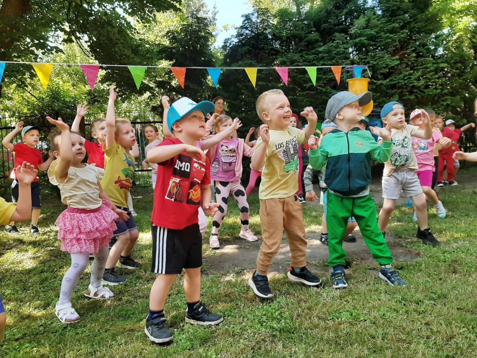 Zdjęcie w galerii na portalu naszraciborz.pl: Dzień Dziecka na Kochanowskiego wiadomości z regionu