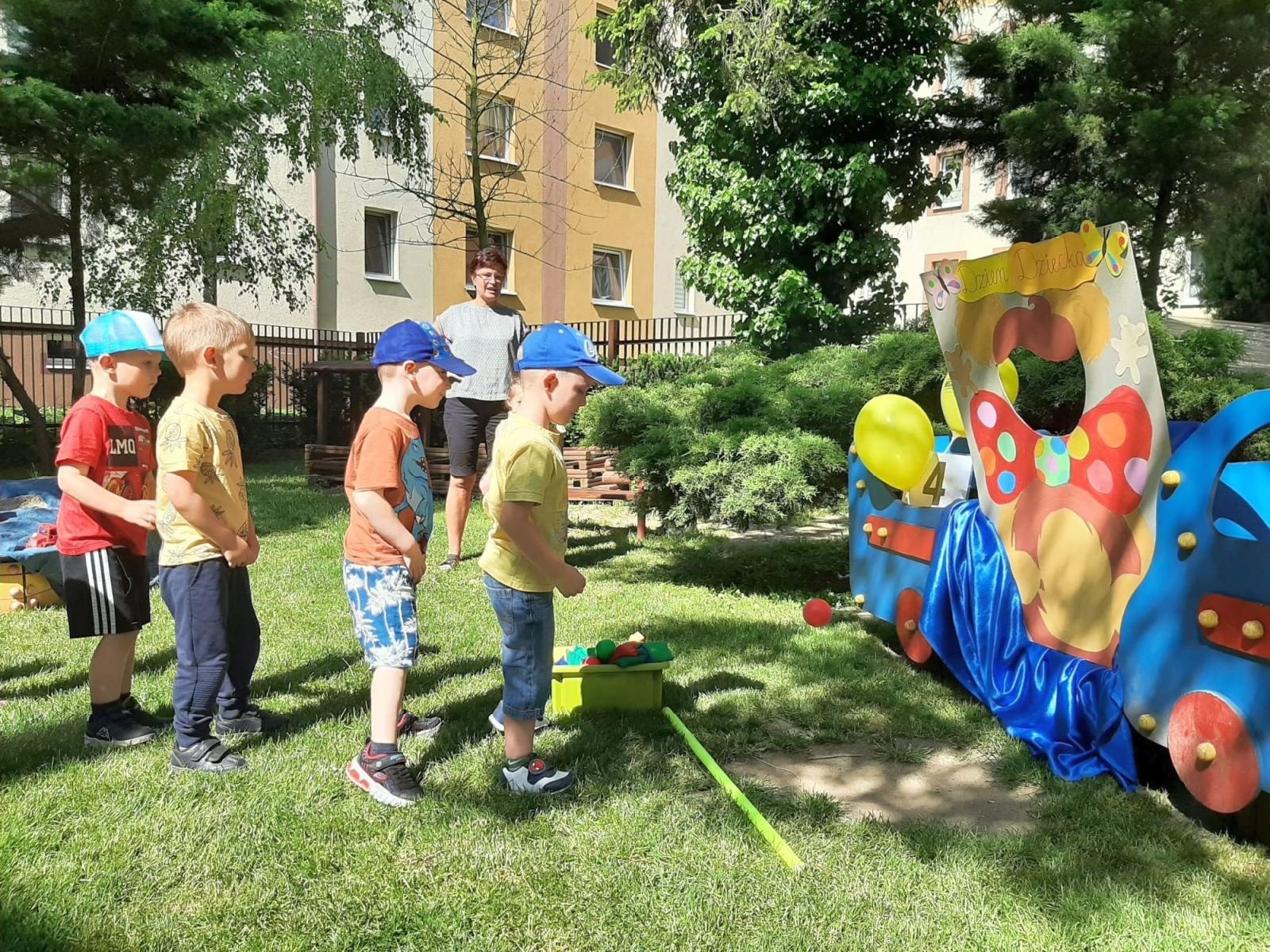 Zdjęcie w galerii na portalu naszraciborz.pl: Dzień Dziecka na Kochanowskiego wiadomości z regionu