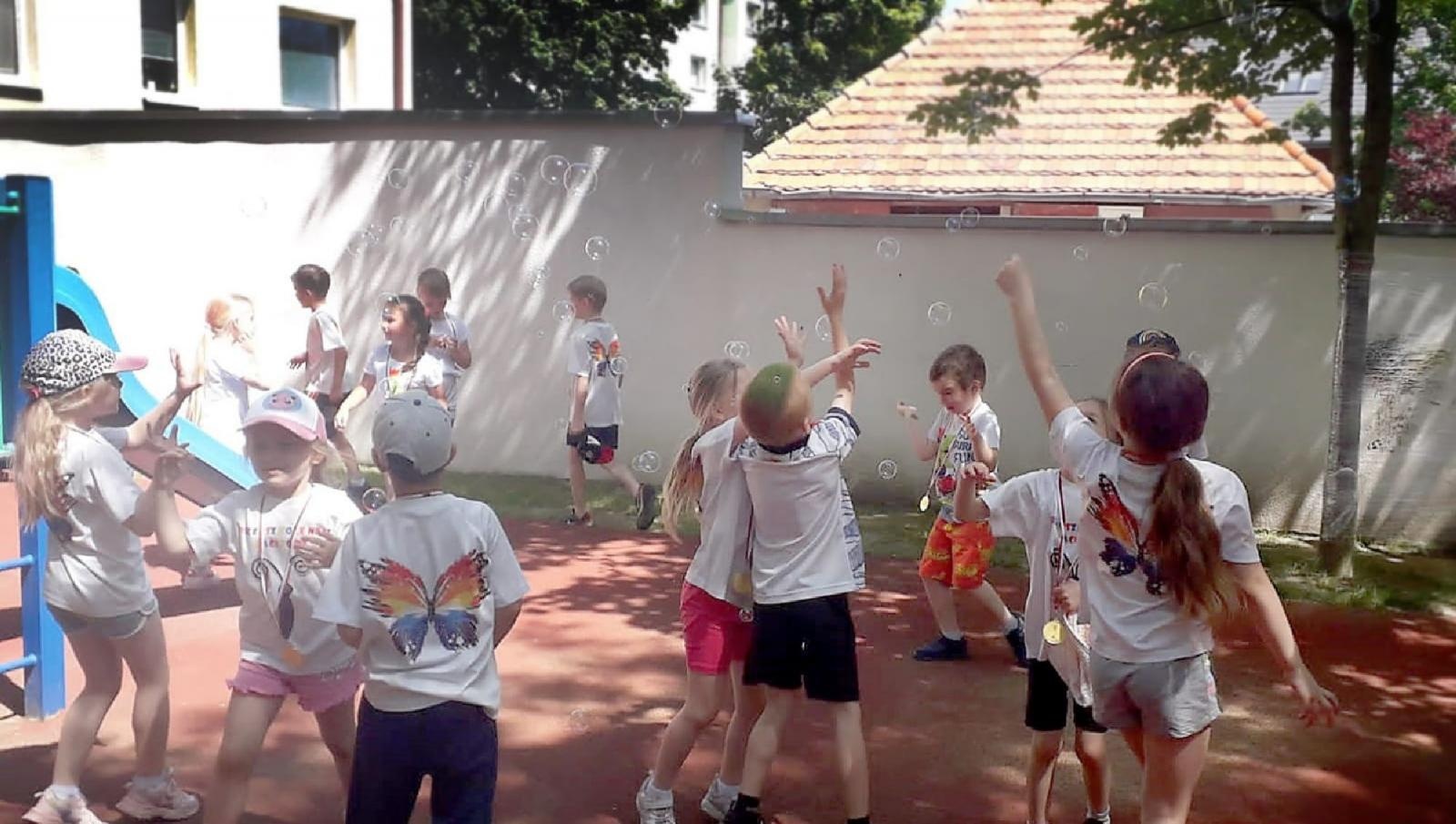 Zdjęcie w galerii na portalu naszraciborz.pl: Dzień Dziecka na Kochanowskiego wiadomości z regionu