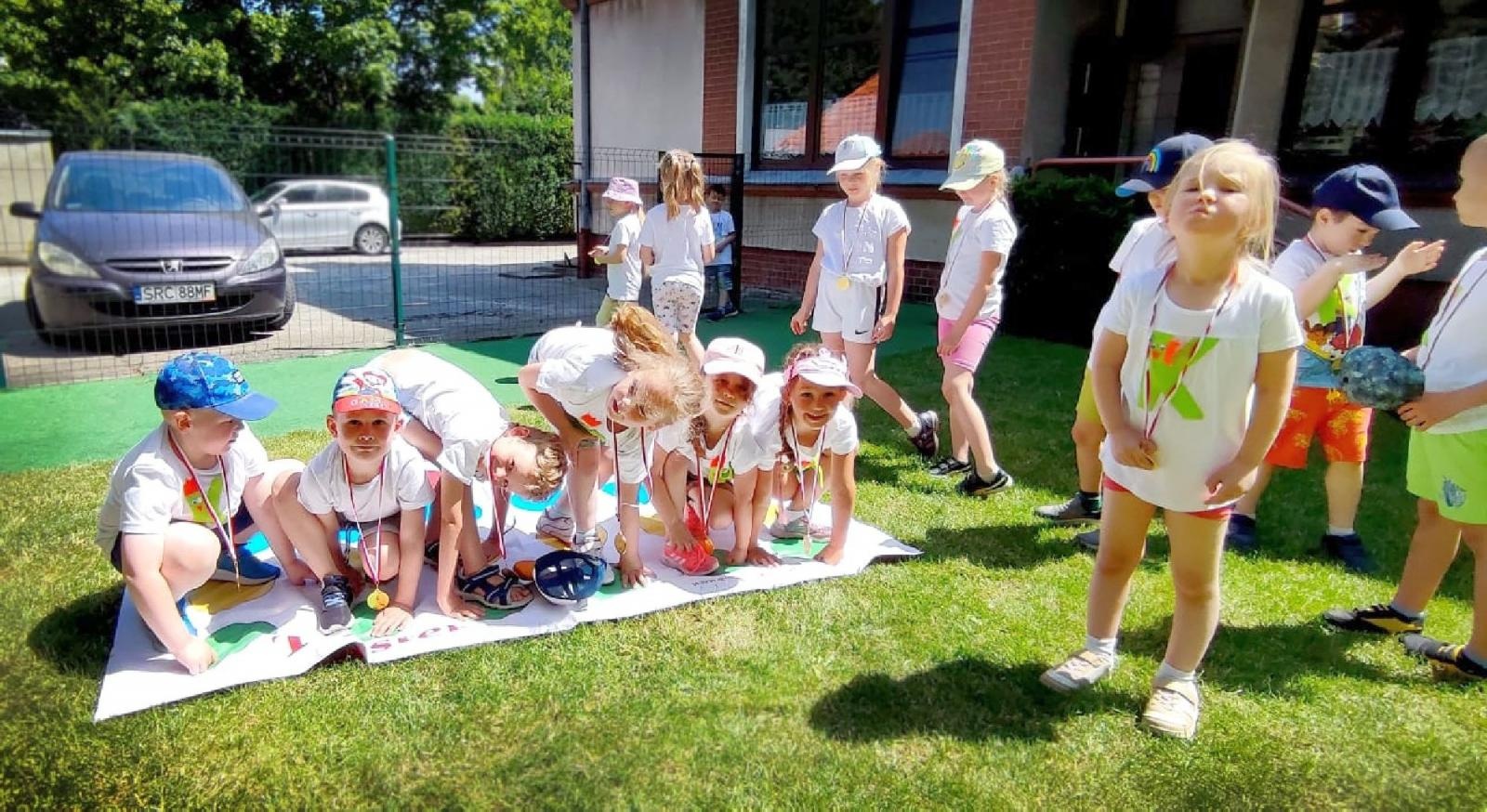 Zdjęcie w galerii na portalu naszraciborz.pl: Dzień Dziecka na Kochanowskiego wiadomości z regionu