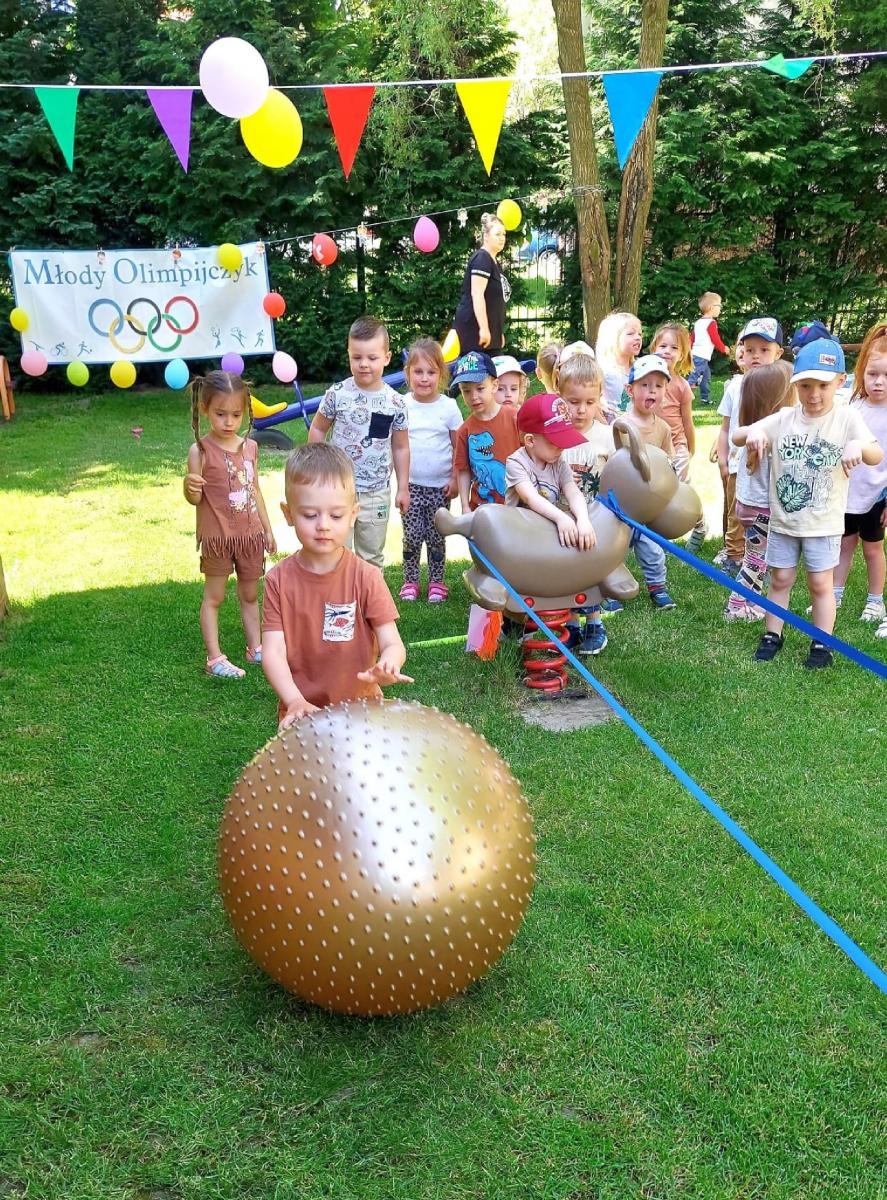 Zdjęcie w galerii na portalu naszraciborz.pl: Dzień Dziecka na Kochanowskiego wiadomości z regionu