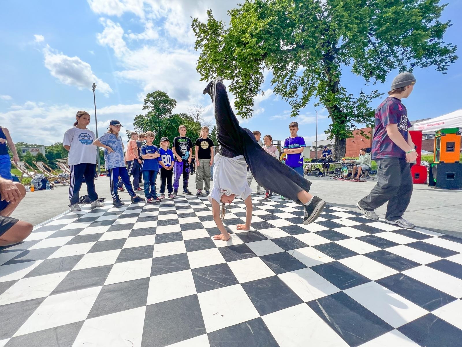 Zdjęcie w galerii na portalu naszraciborz.pl: Breaking na Zamkowej, breaking pod Muzeum [FOTO i WIDEO] wiadomości z regionu