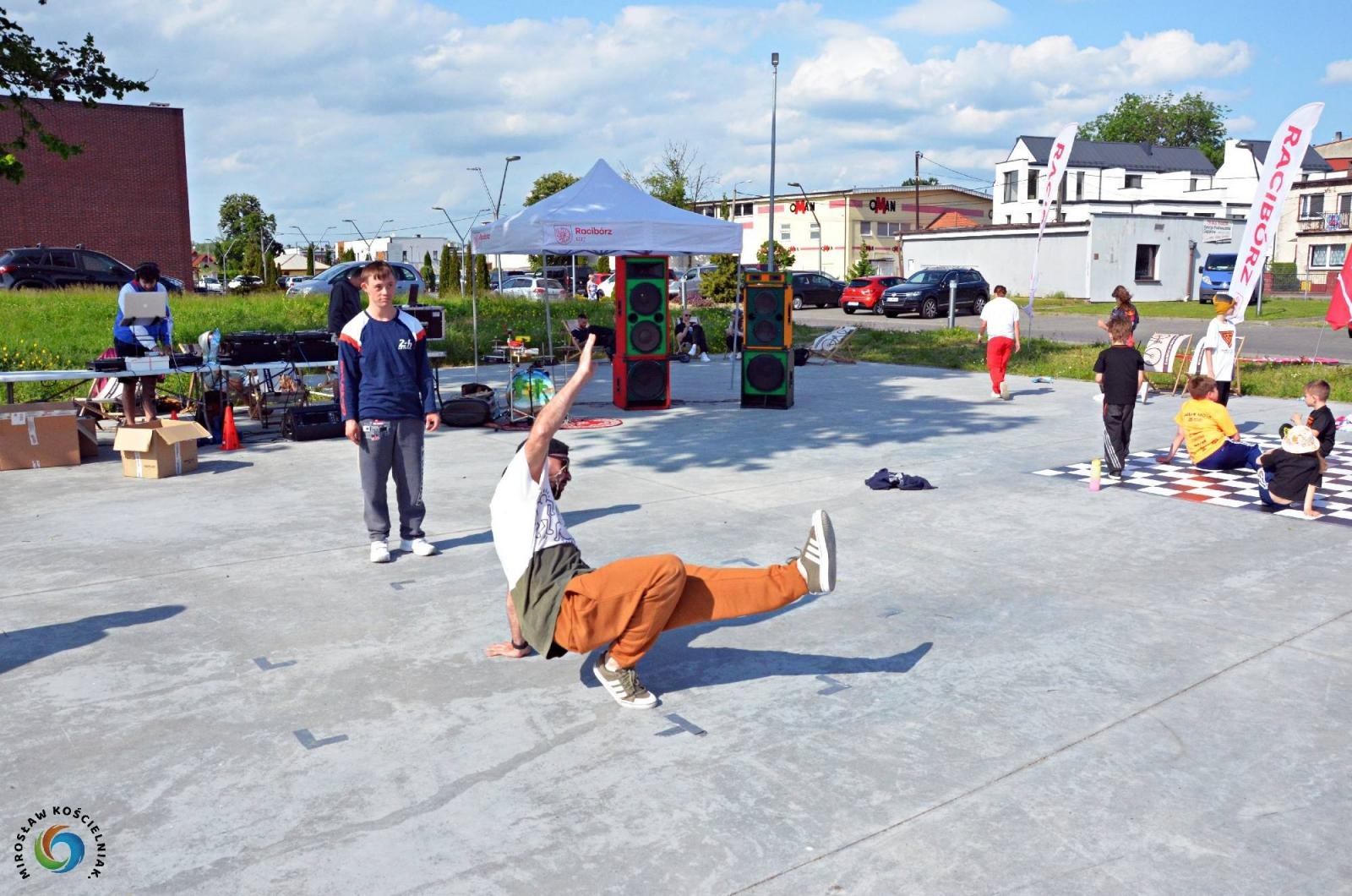 Zdjęcie w galerii na portalu naszraciborz.pl: Breaking na Zamkowej, breaking pod Muzeum [FOTO i WIDEO] wiadomości z regionu