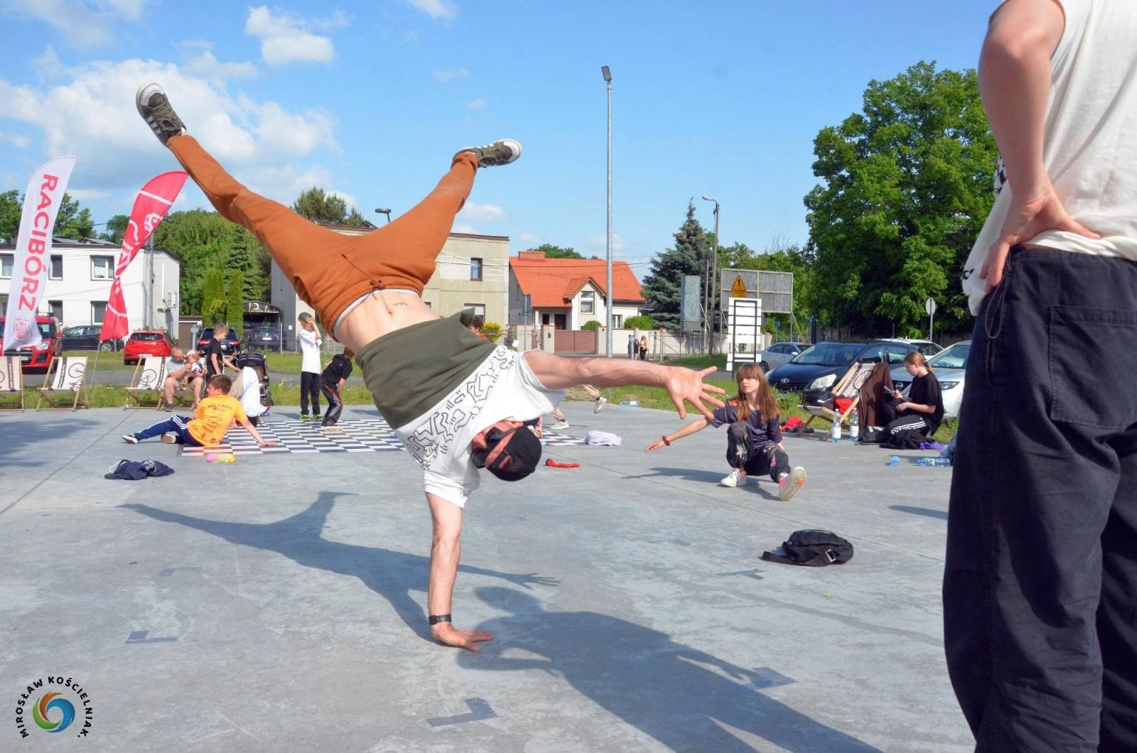 Zdjęcie w galerii na portalu naszraciborz.pl: Breaking na Zamkowej, breaking pod Muzeum [FOTO i WIDEO] wiadomości z regionu
