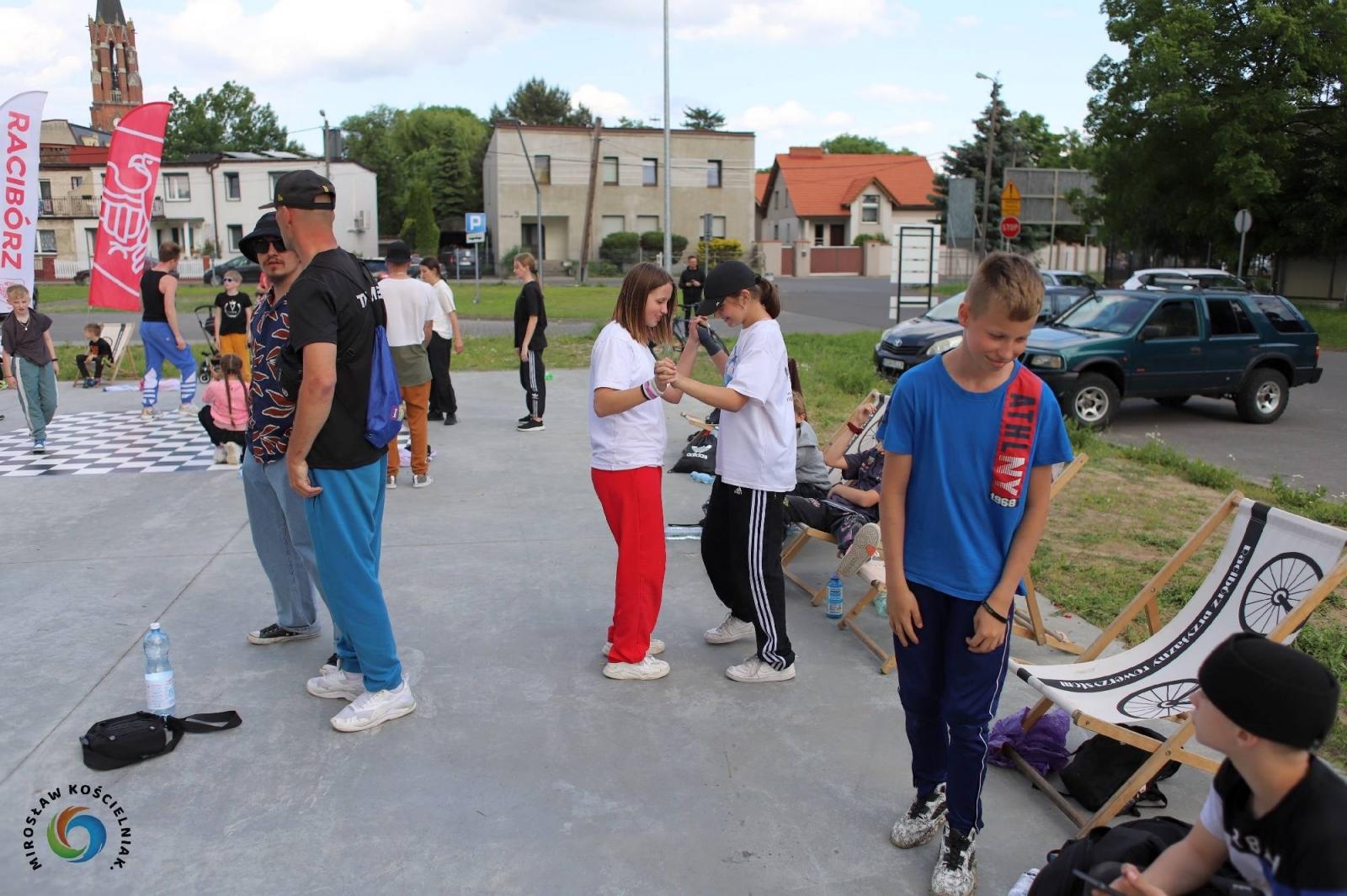 Zdjęcie w galerii na portalu naszraciborz.pl: Breaking na Zamkowej, breaking pod Muzeum [FOTO i WIDEO] wiadomości z regionu