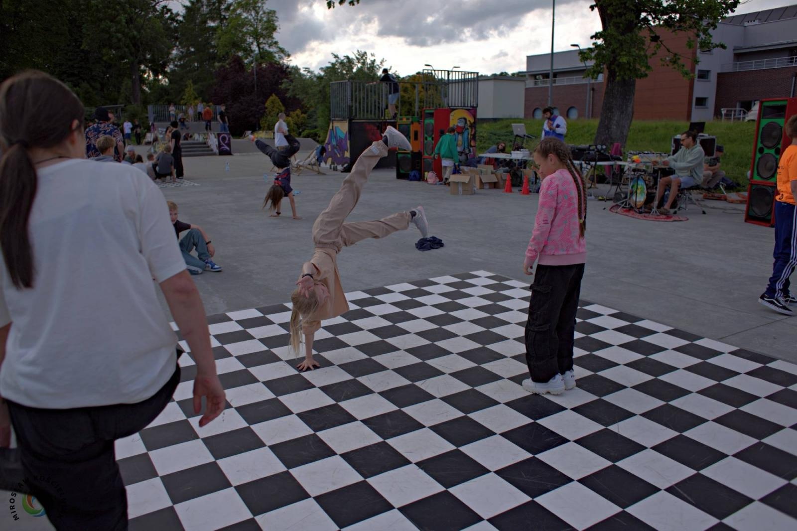 Zdjęcie w galerii na portalu naszraciborz.pl: Breaking na Zamkowej, breaking pod Muzeum [FOTO i WIDEO] wiadomości z regionu