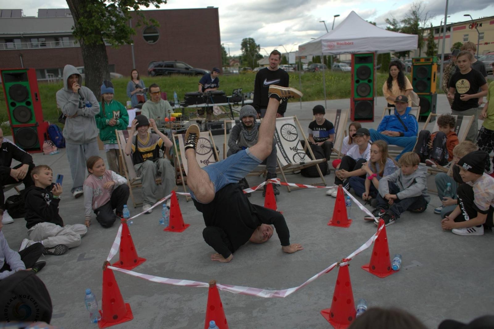 Zdjęcie w galerii na portalu naszraciborz.pl: Breaking na Zamkowej, breaking pod Muzeum [FOTO i WIDEO] wiadomości z regionu