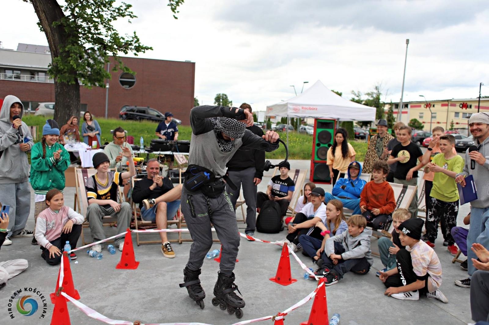 Zdjęcie w galerii na portalu naszraciborz.pl: Breaking na Zamkowej, breaking pod Muzeum [FOTO i WIDEO] wiadomości z regionu