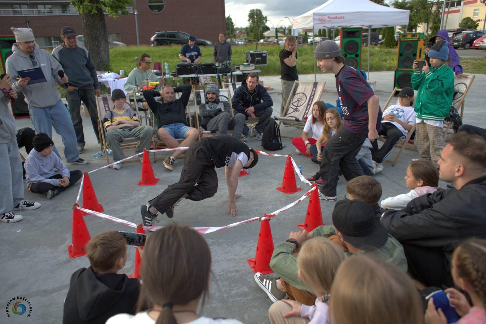 Zdjęcie w galerii na portalu naszraciborz.pl: Breaking na Zamkowej, breaking pod Muzeum [FOTO i WIDEO] wiadomości z regionu