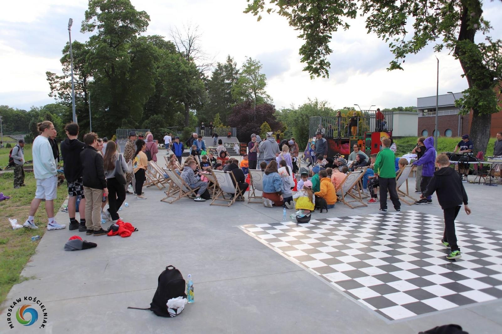 Zdjęcie w galerii na portalu naszraciborz.pl: Breaking na Zamkowej, breaking pod Muzeum [FOTO i WIDEO] wiadomości z regionu