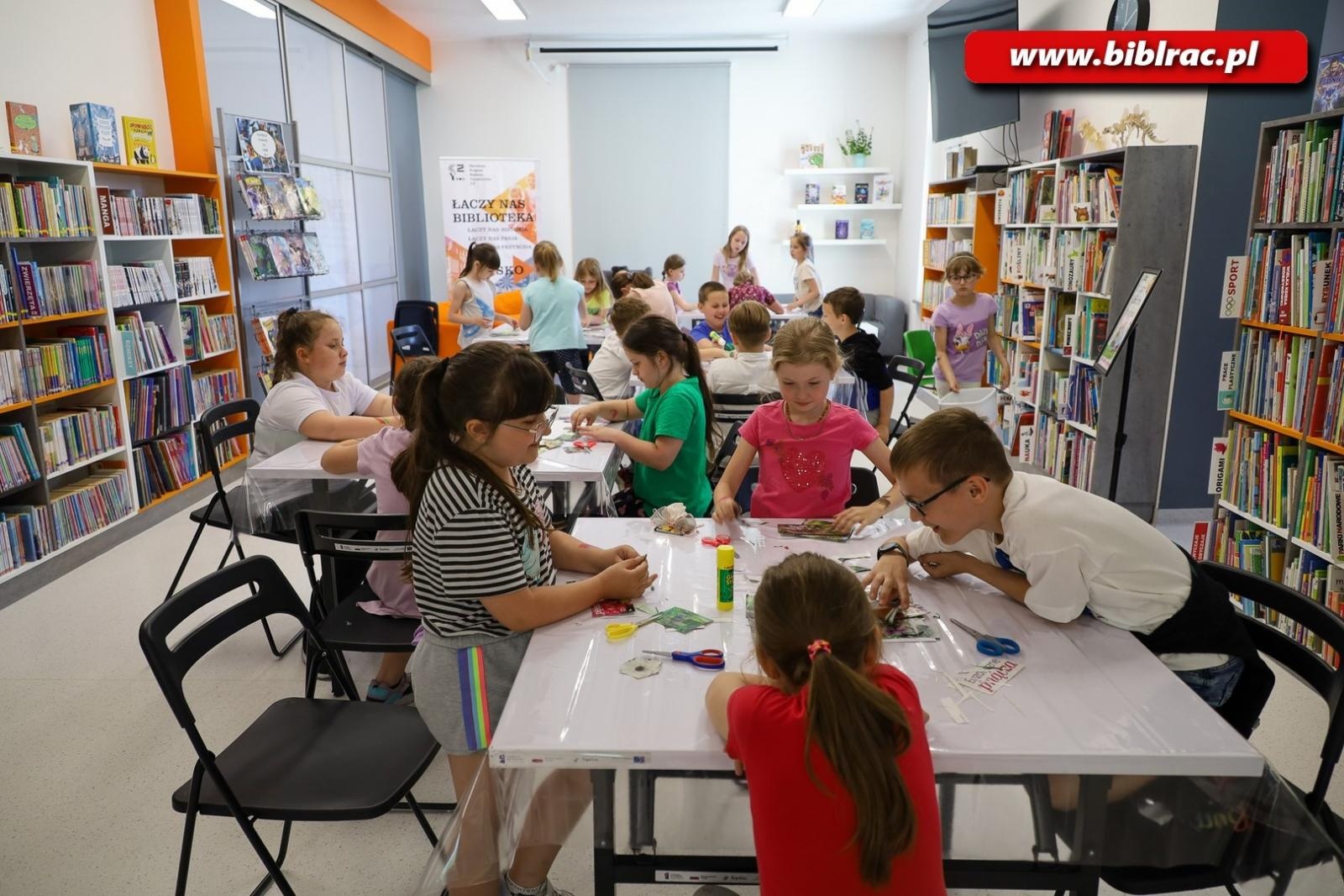 Zdjęcie w galerii na portalu naszraciborz.pl: Książka to ogród - tydzień czytania dzieciom wiadomości z regionu