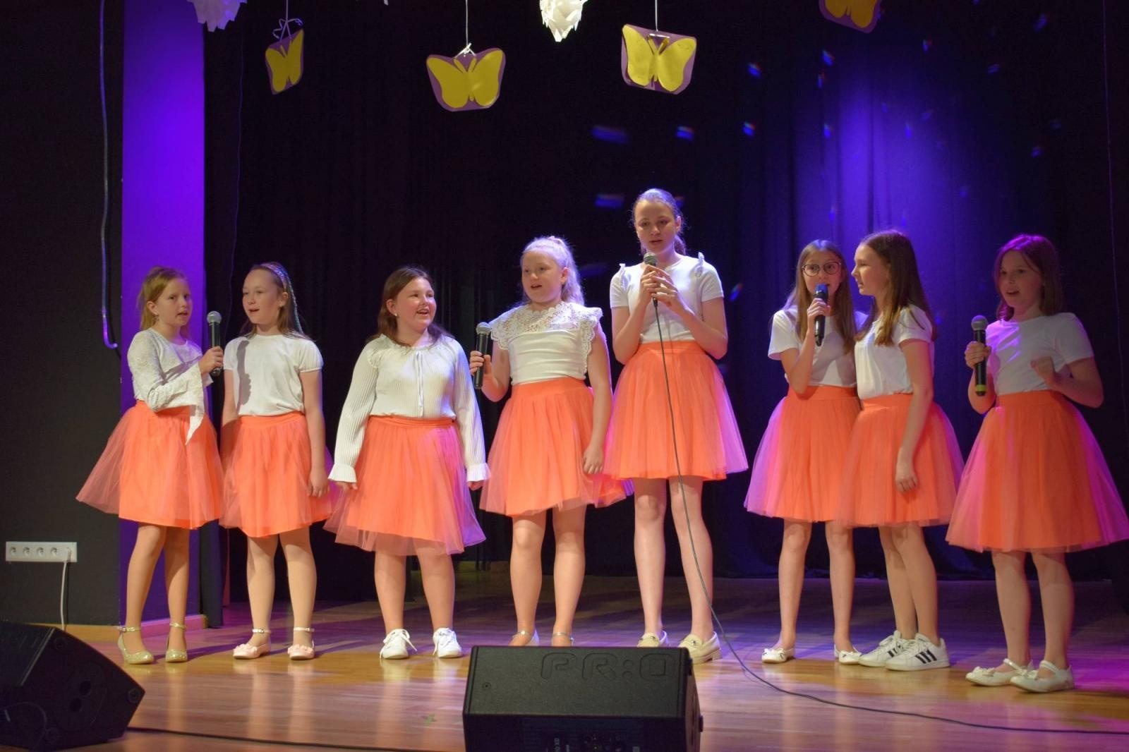 Zdjęcie w galerii na portalu naszraciborz.pl: Znamy najlepszych wokalistów Powiatowego Festiwalu Twórczości Artystycznej wiadomości z regionu