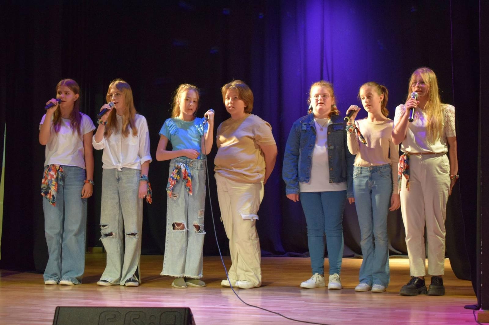 Zdjęcie w galerii na portalu naszraciborz.pl: Znamy najlepszych wokalistów Powiatowego Festiwalu Twórczości Artystycznej wiadomości z regionu