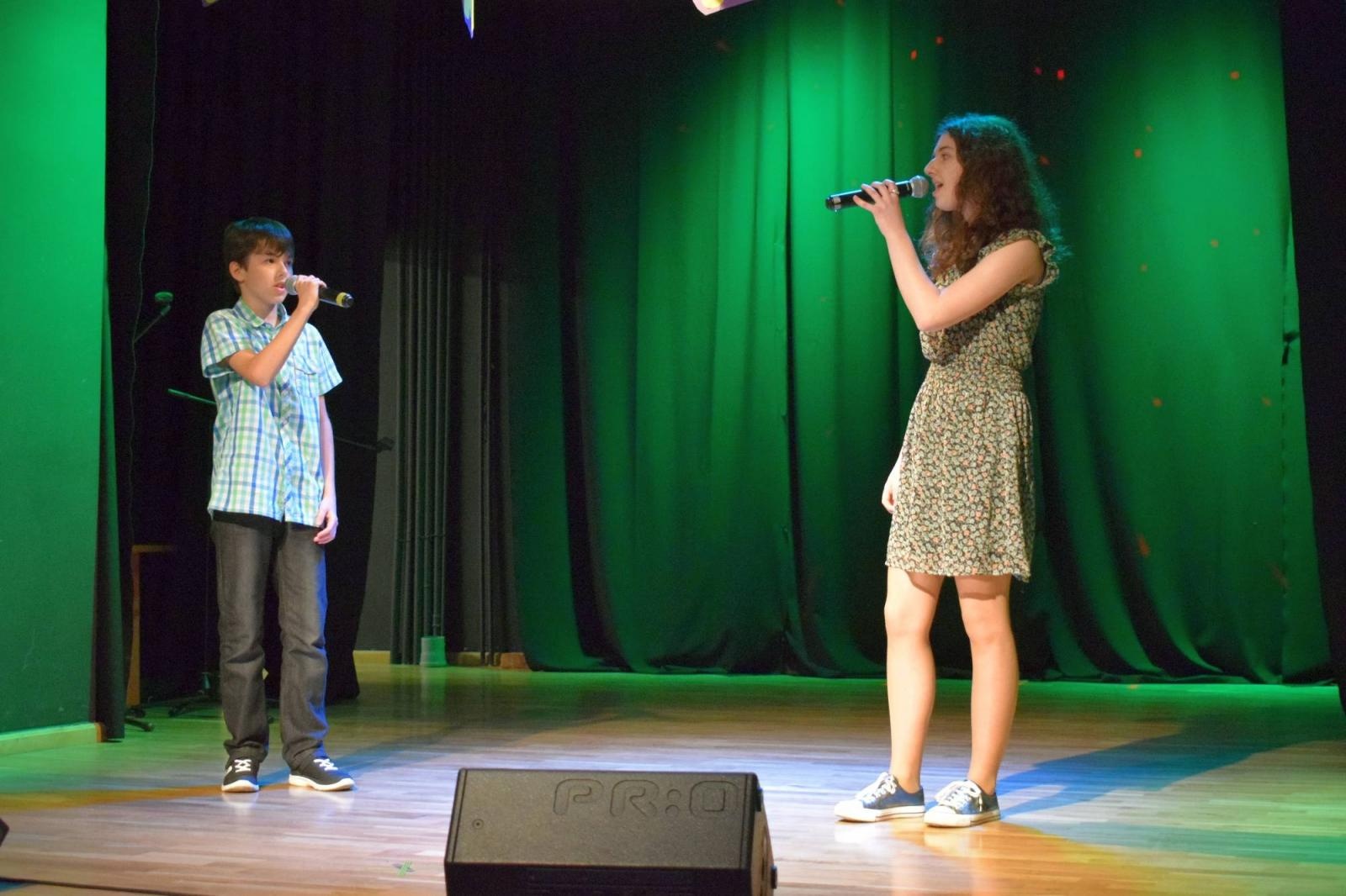 Zdjęcie w galerii na portalu naszraciborz.pl: Znamy najlepszych wokalistów Powiatowego Festiwalu Twórczości Artystycznej wiadomości z regionu