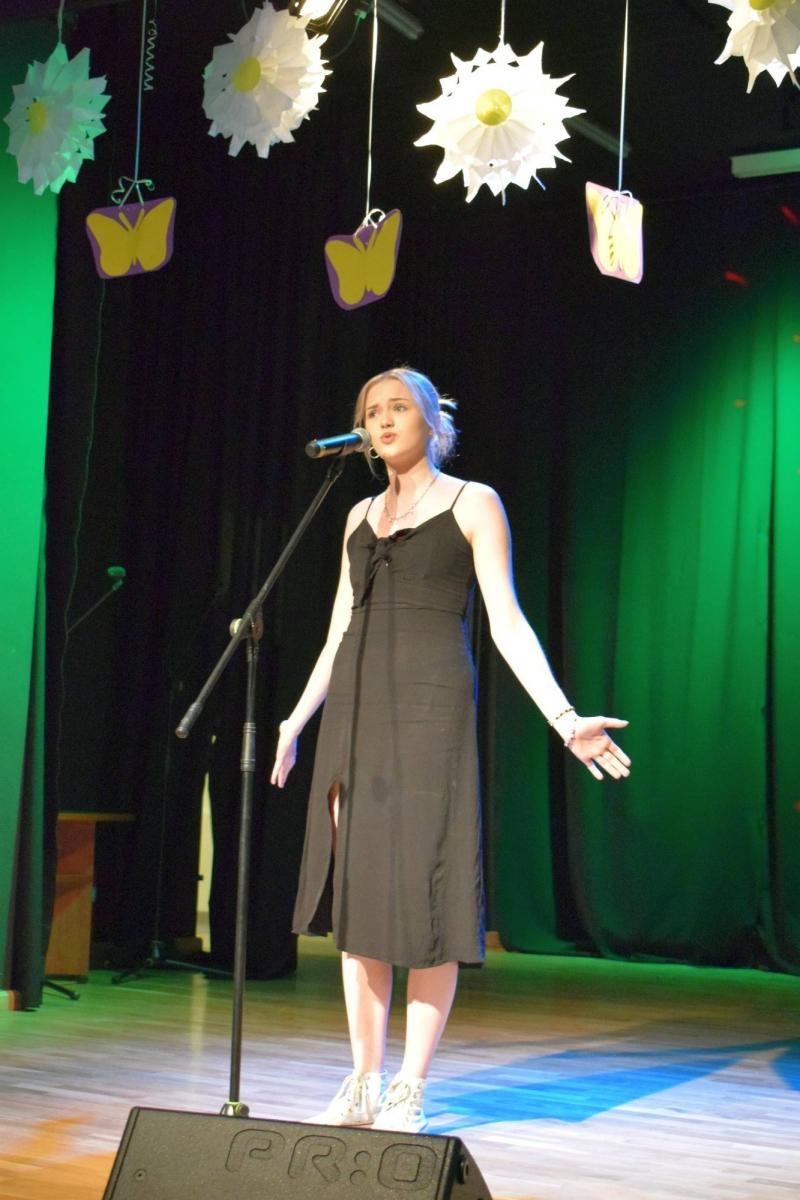 Zdjęcie w galerii na portalu naszraciborz.pl: Znamy najlepszych wokalistów Powiatowego Festiwalu Twórczości Artystycznej wiadomości z regionu