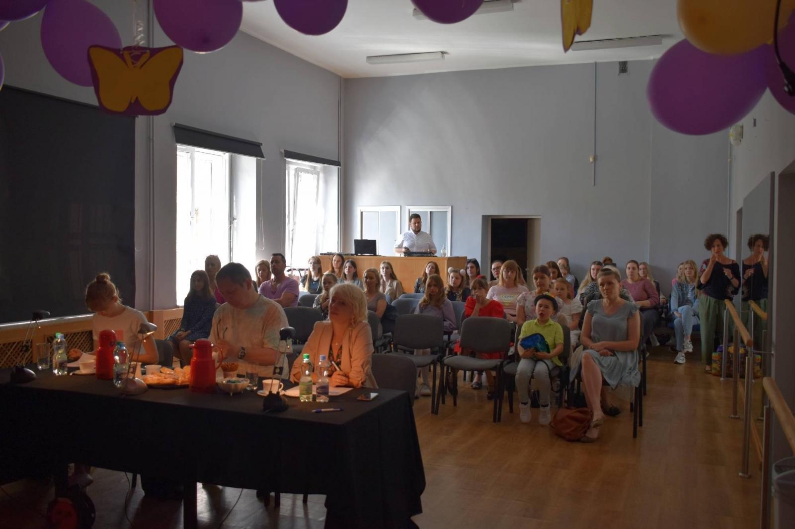 Zdjęcie w galerii na portalu naszraciborz.pl: Znamy najlepszych wokalistów Powiatowego Festiwalu Twórczości Artystycznej wiadomości z regionu