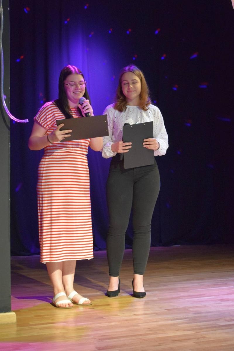 Zdjęcie w galerii na portalu naszraciborz.pl: Znamy najlepszych wokalistów Powiatowego Festiwalu Twórczości Artystycznej wiadomości z regionu