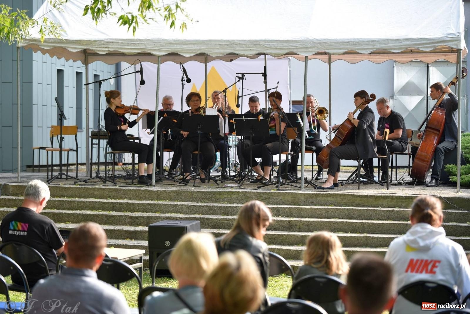 Zdjęcie w galerii na portalu naszraciborz.pl: W muzycznym ogrodzie, czyli The Teacher’s Band na Dni Raciborza wiadomości z regionu