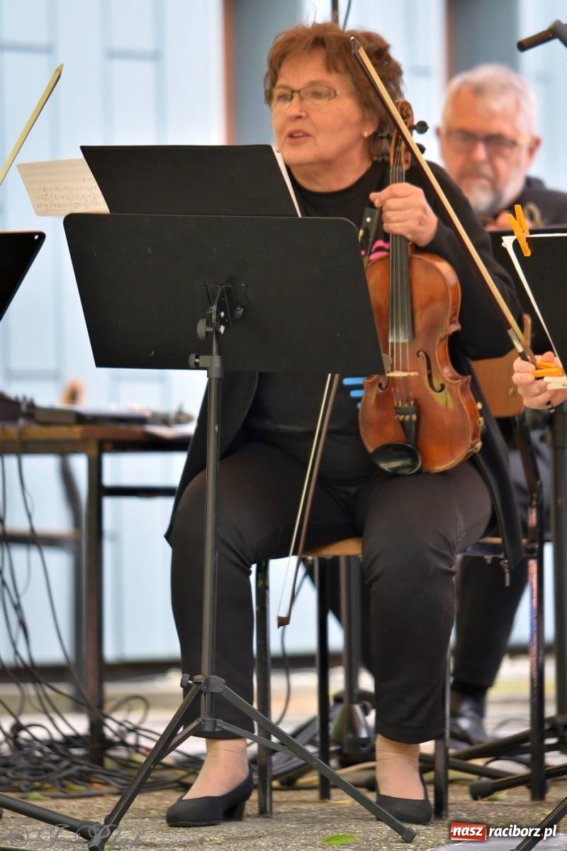 Zdjęcie w galerii na portalu naszraciborz.pl: W muzycznym ogrodzie, czyli The Teacher’s Band na Dni Raciborza wiadomości z regionu