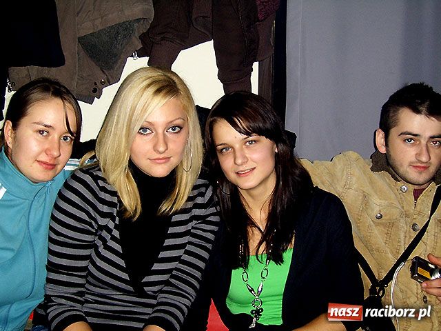 Zdjęcie w galerii na portalu naszraciborz.pl: Mikołajki w Vinylu wiadomości z regionu