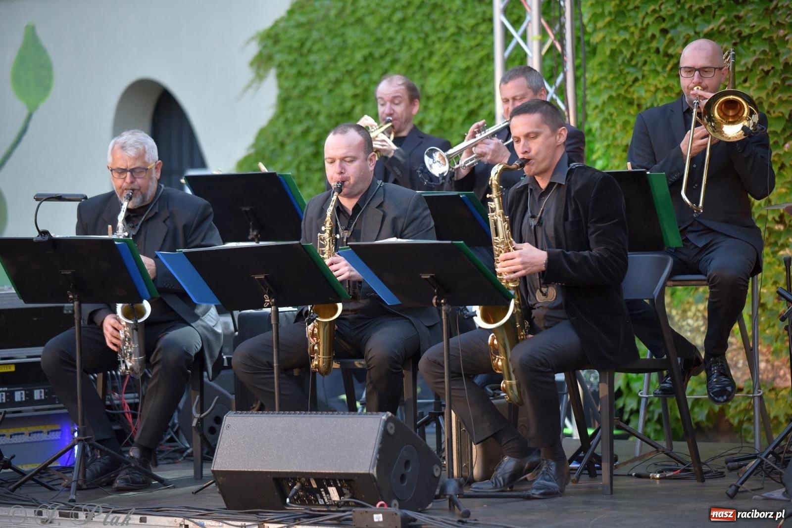 Zdjęcie w galerii na portalu naszraciborz.pl: Roztańczona Ofka, czyli dancing pod Tęczową [FOTO i WIDEO] wiadomości z regionu
