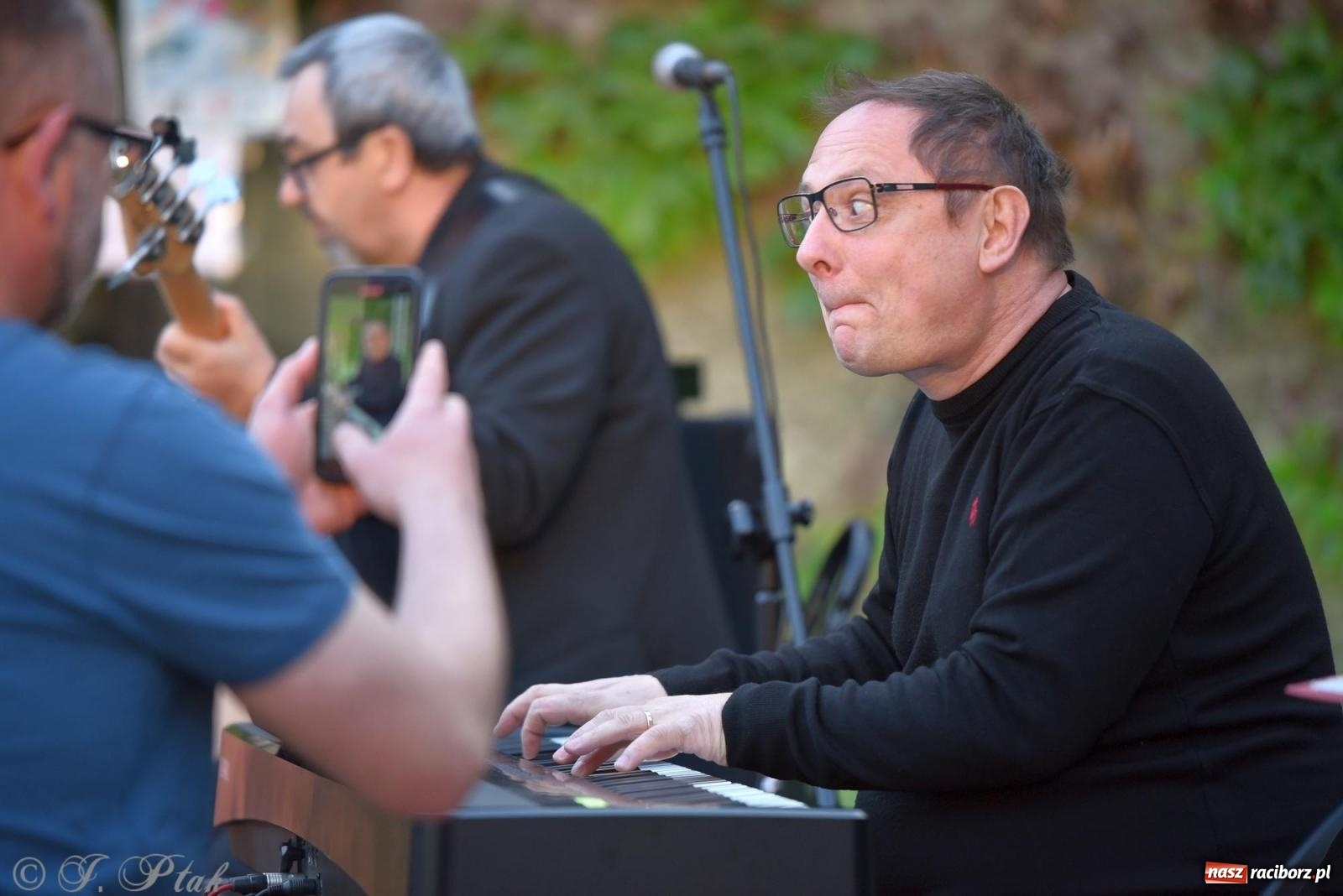 Zdjęcie w galerii na portalu naszraciborz.pl: Roztańczona Ofka, czyli dancing pod Tęczową [FOTO i WIDEO] wiadomości z regionu