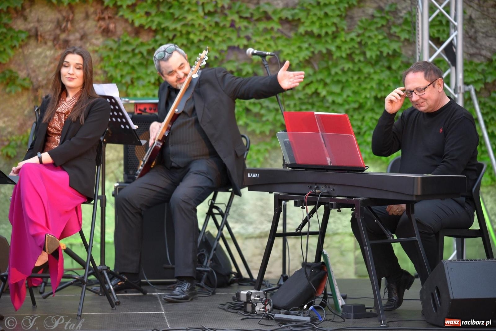 Zdjęcie w galerii na portalu naszraciborz.pl: Roztańczona Ofka, czyli dancing pod Tęczową [FOTO i WIDEO] wiadomości z regionu