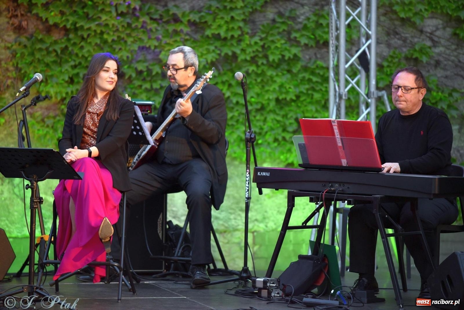 Zdjęcie w galerii na portalu naszraciborz.pl: Roztańczona Ofka, czyli dancing pod Tęczową [FOTO i WIDEO] wiadomości z regionu