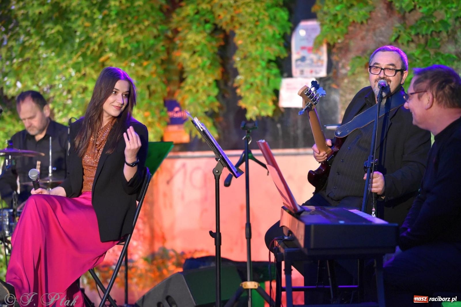 Zdjęcie w galerii na portalu naszraciborz.pl: Roztańczona Ofka, czyli dancing pod Tęczową [FOTO i WIDEO] wiadomości z regionu