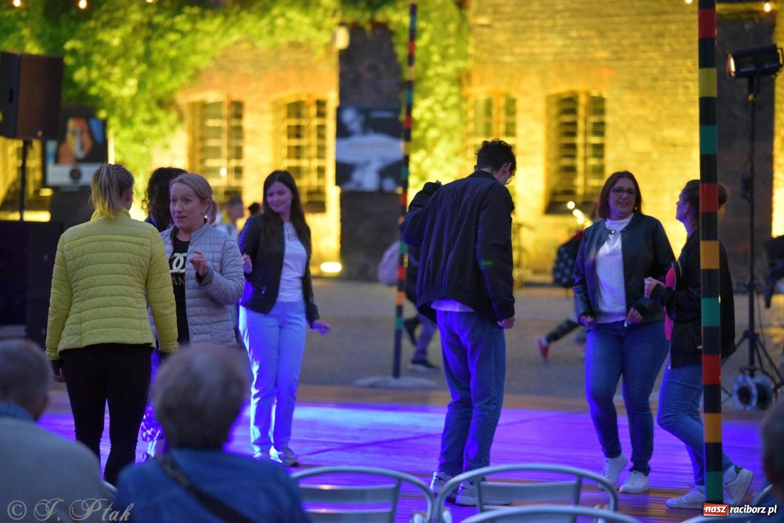 Zdjęcie w galerii na portalu naszraciborz.pl: Roztańczona Ofka, czyli dancing pod Tęczową [FOTO i WIDEO] wiadomości z regionu