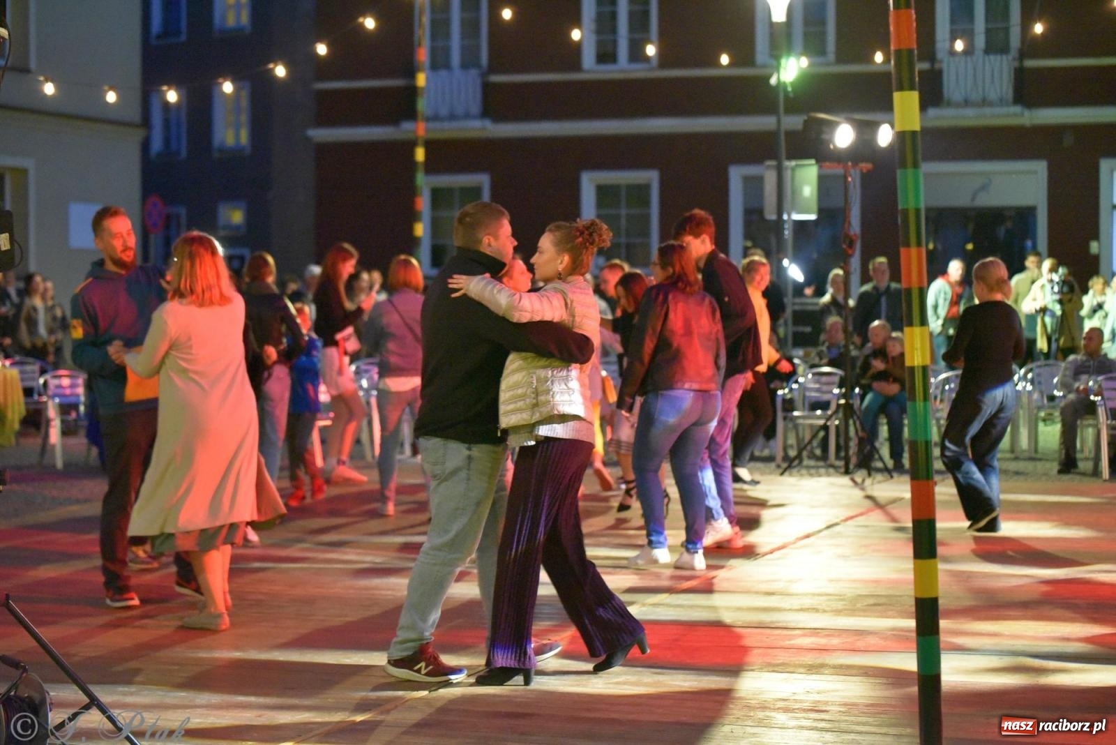 Zdjęcie w galerii na portalu naszraciborz.pl: Roztańczona Ofka, czyli dancing pod Tęczową [FOTO i WIDEO] wiadomości z regionu