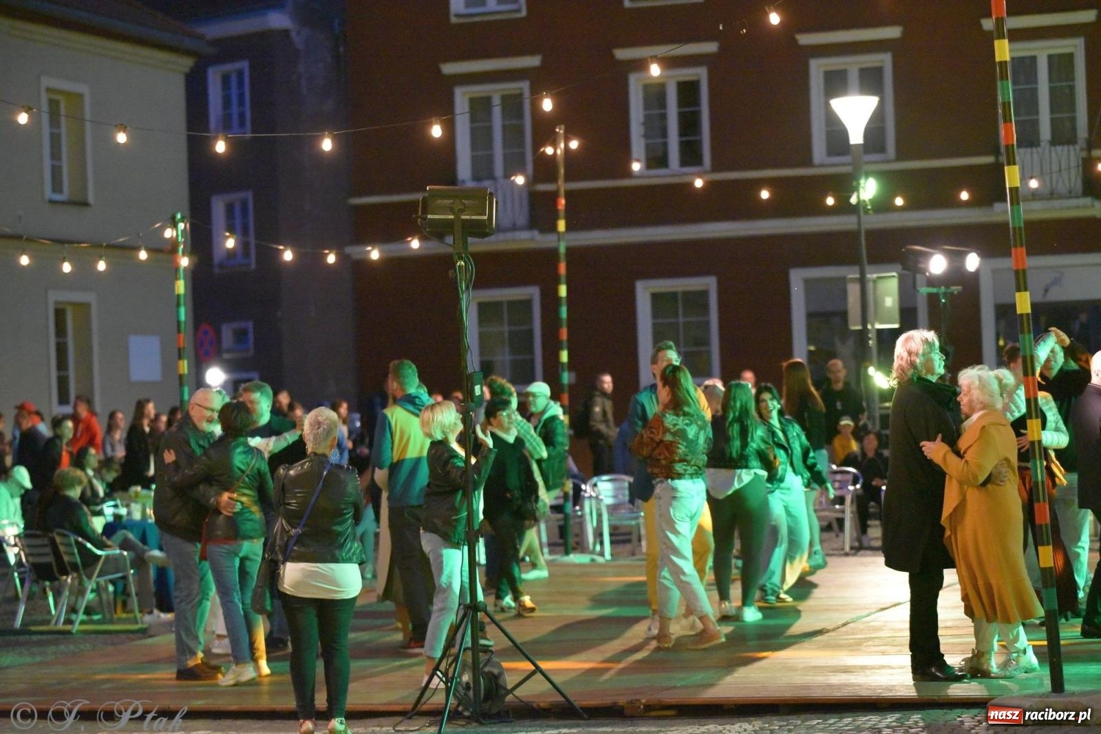 Zdjęcie w galerii na portalu naszraciborz.pl: Roztańczona Ofka, czyli dancing pod Tęczową [FOTO i WIDEO] wiadomości z regionu
