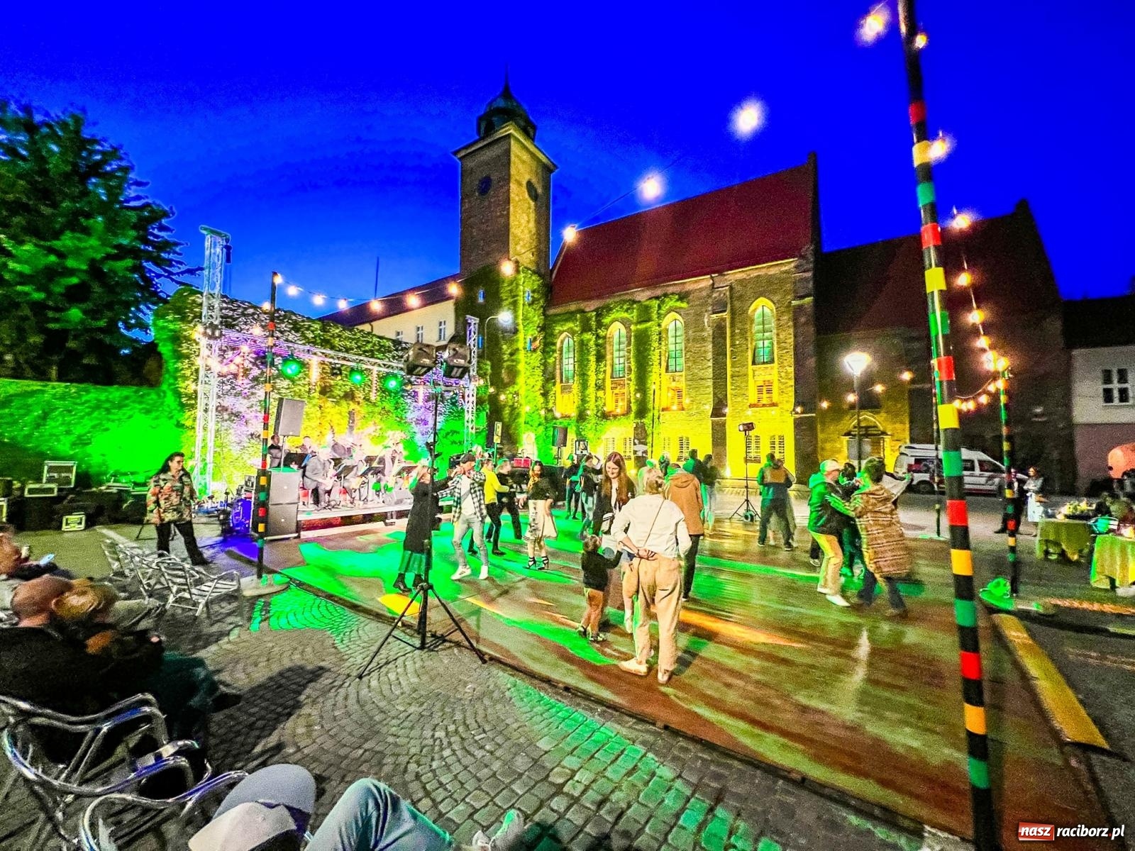 Zdjęcie w galerii na portalu naszraciborz.pl: Roztańczona Ofka, czyli dancing pod Tęczową [FOTO i WIDEO] wiadomości z regionu