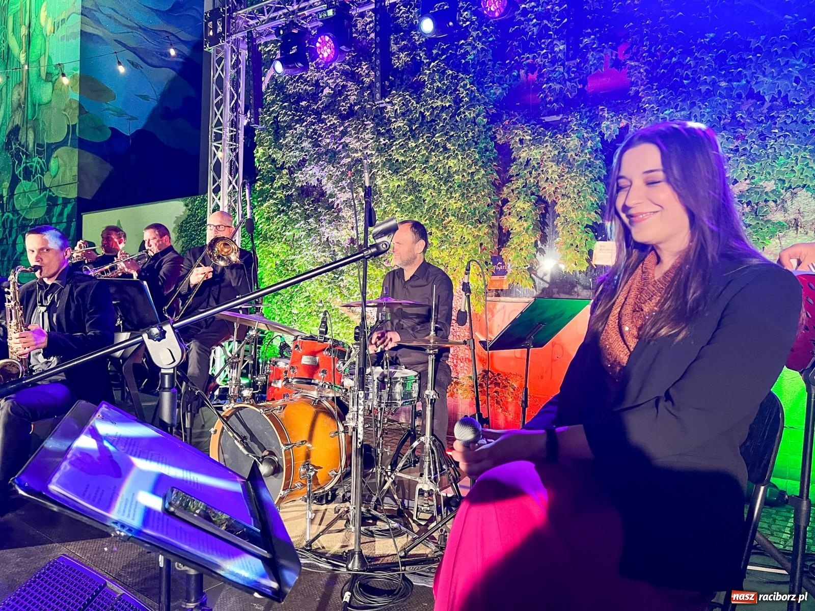 Zdjęcie w galerii na portalu naszraciborz.pl: Roztańczona Ofka, czyli dancing pod Tęczową [FOTO i WIDEO] wiadomości z regionu