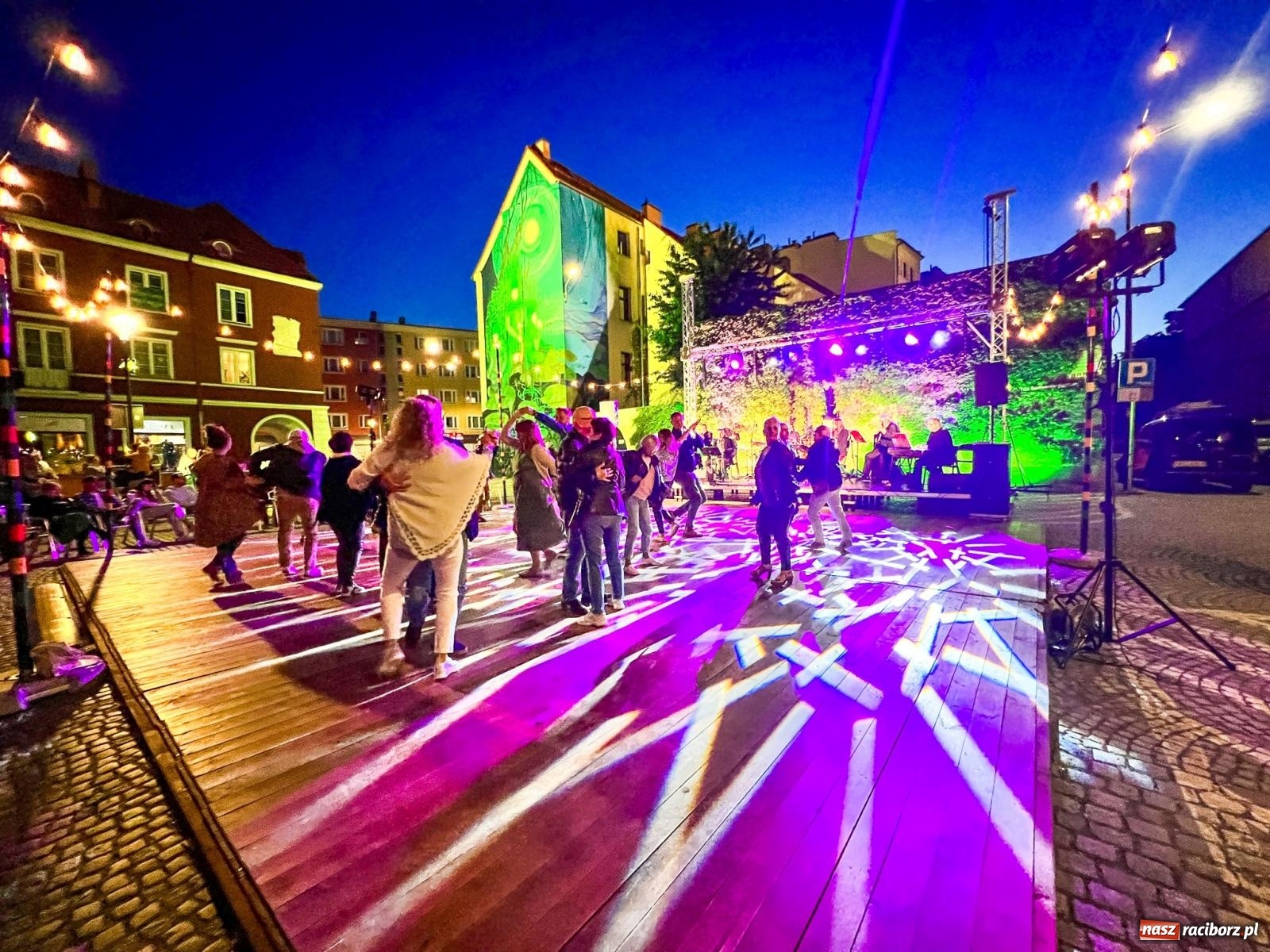 Zdjęcie w galerii na portalu naszraciborz.pl: Roztańczona Ofka, czyli dancing pod Tęczową [FOTO i WIDEO] wiadomości z regionu