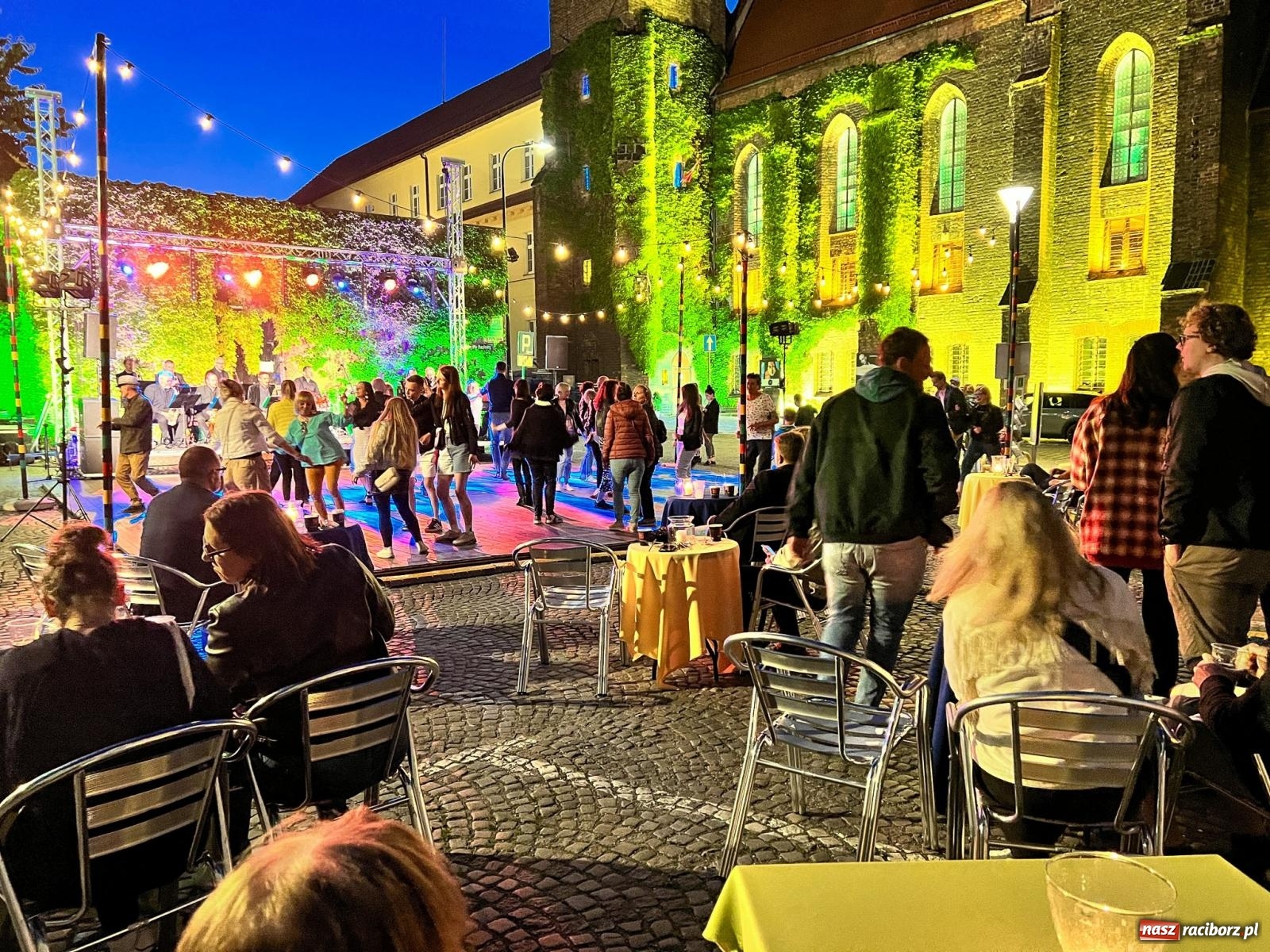 Zdjęcie w galerii na portalu naszraciborz.pl: Roztańczona Ofka, czyli dancing pod Tęczową [FOTO i WIDEO] wiadomości z regionu